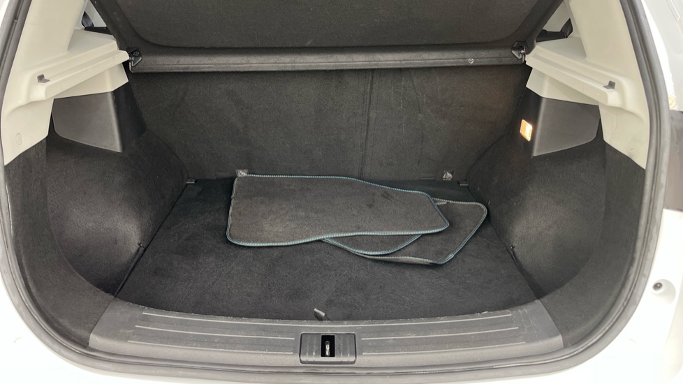 MG ZS Image 15