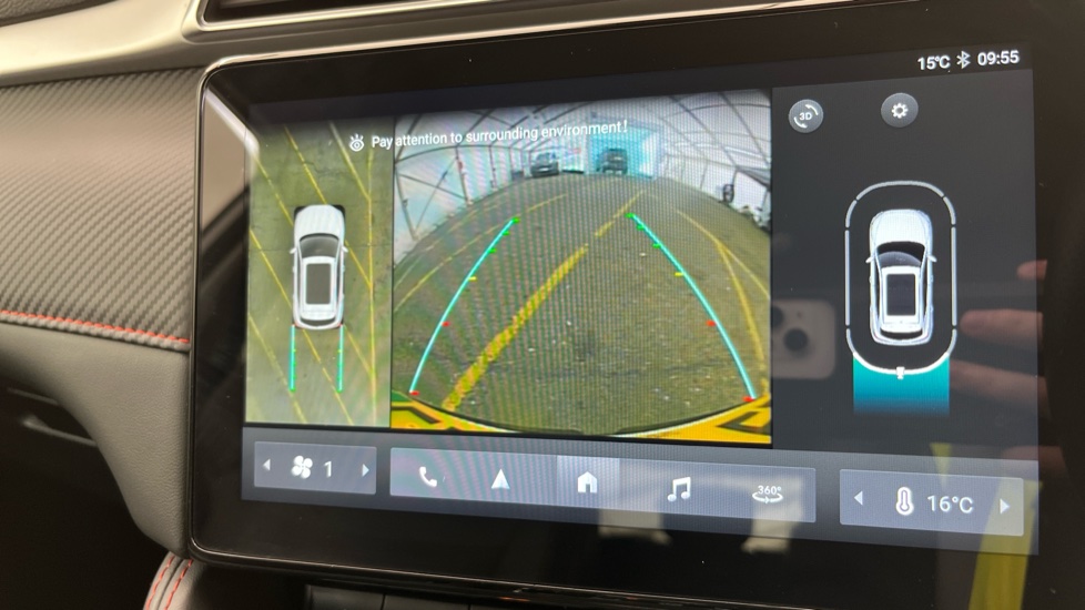 MG ZS reverse camera