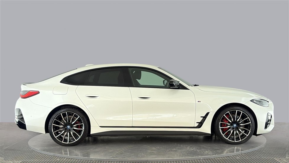 BMW I4 Image 6