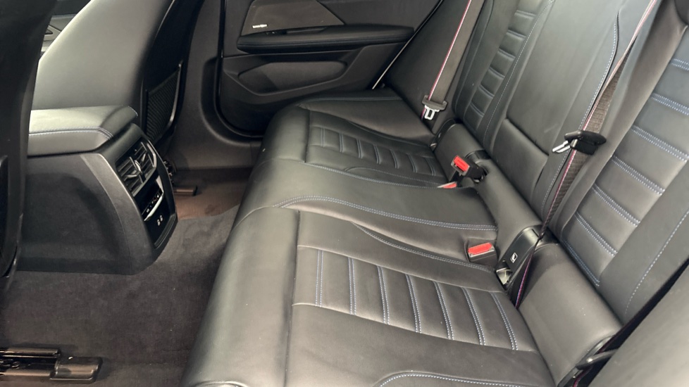 BMW I4 Image 14