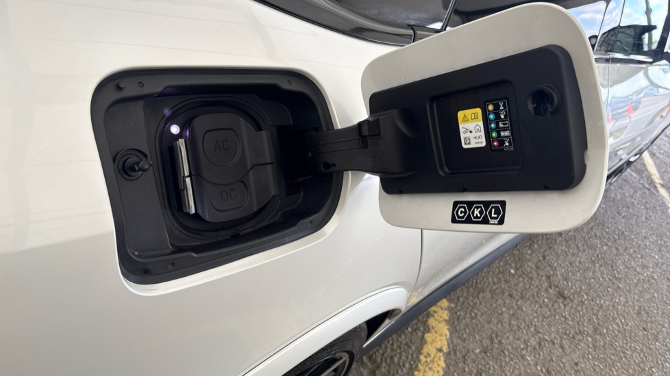 BMW I4 Image 21