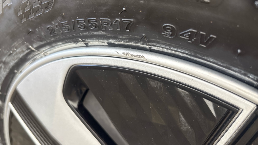 MG ZS scuff