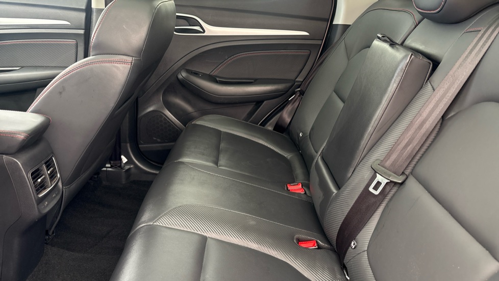 MG ZS Image 14
