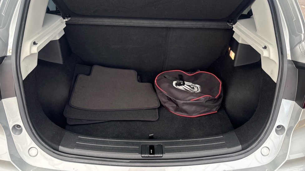 MG ZS Image 15