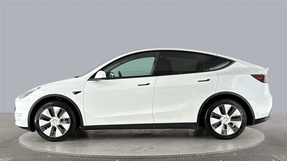 TESLA MODEL Y Image 2