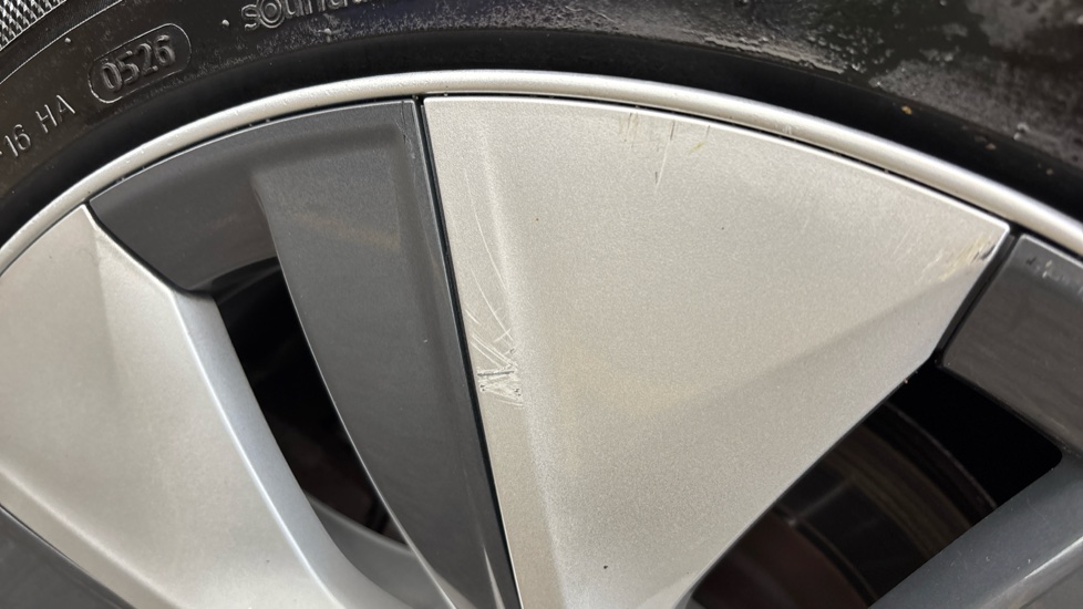 TESLA MODEL Y HATCHBACK Long Range AWD 5dr Auto