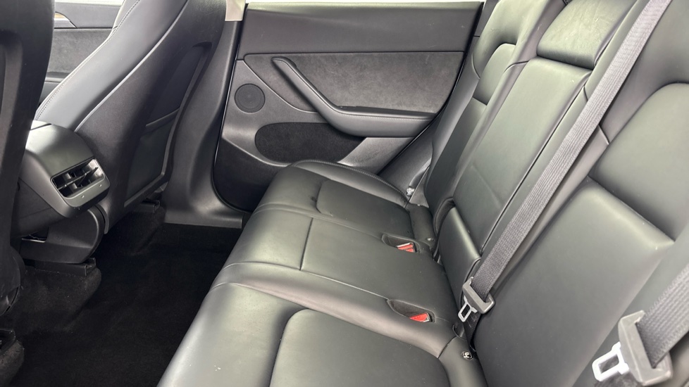 TESLA MODEL Y HATCHBACK Long Range AWD 5dr Auto