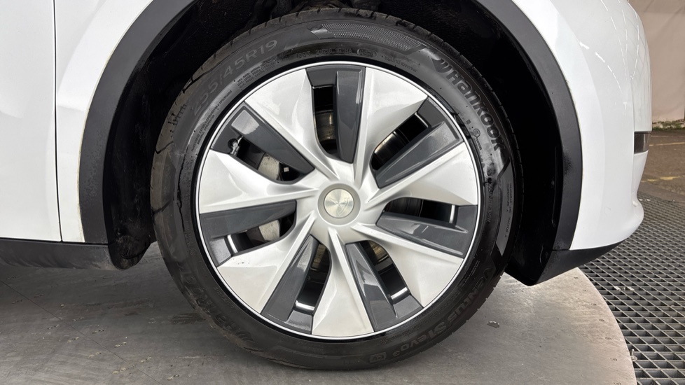 TESLA MODEL Y HATCHBACK Long Range AWD 5dr Auto