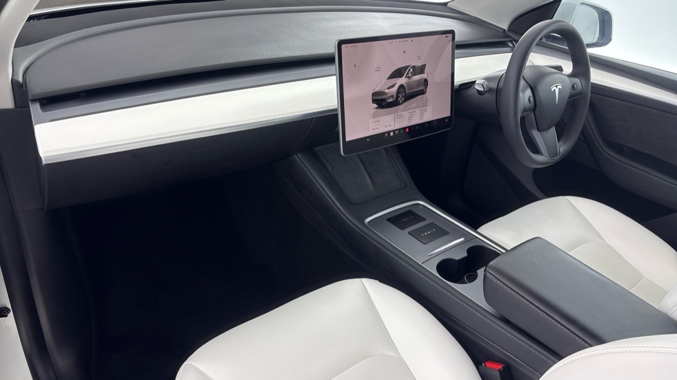 TESLA MODEL Y HATCHBACK RWD 5dr Auto