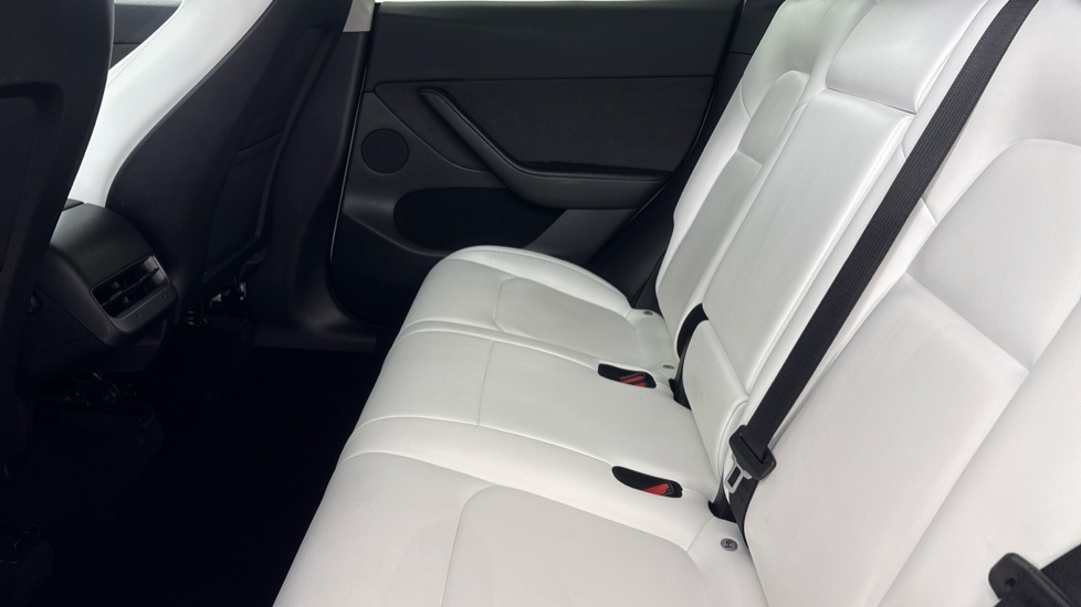 TESLA MODEL Y HATCHBACK RWD 5dr Auto