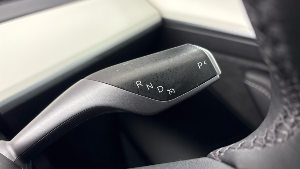 TESLA MODEL Y HATCHBACK RWD 5dr Auto