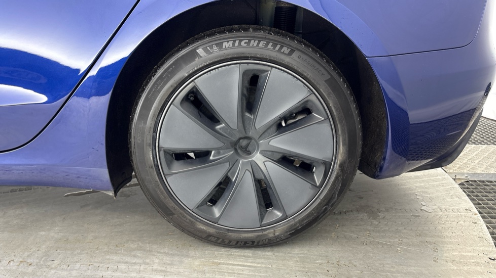 TESLA MODEL 3 SALOON RWD 4dr Auto