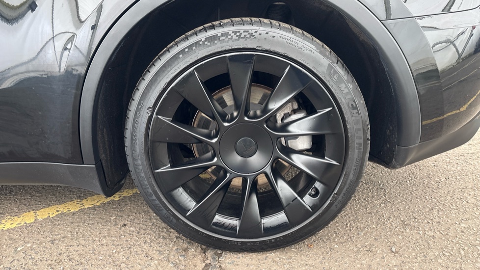 TESLA MODEL Y HATCHBACK Long Range AWD 5dr Auto