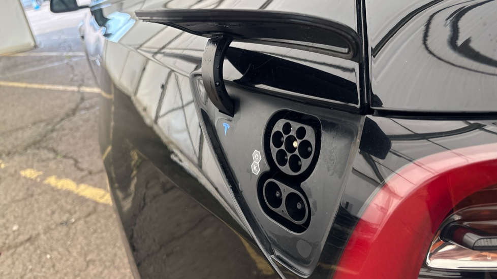 TESLA MODEL Y HATCHBACK Long Range AWD 5dr Auto