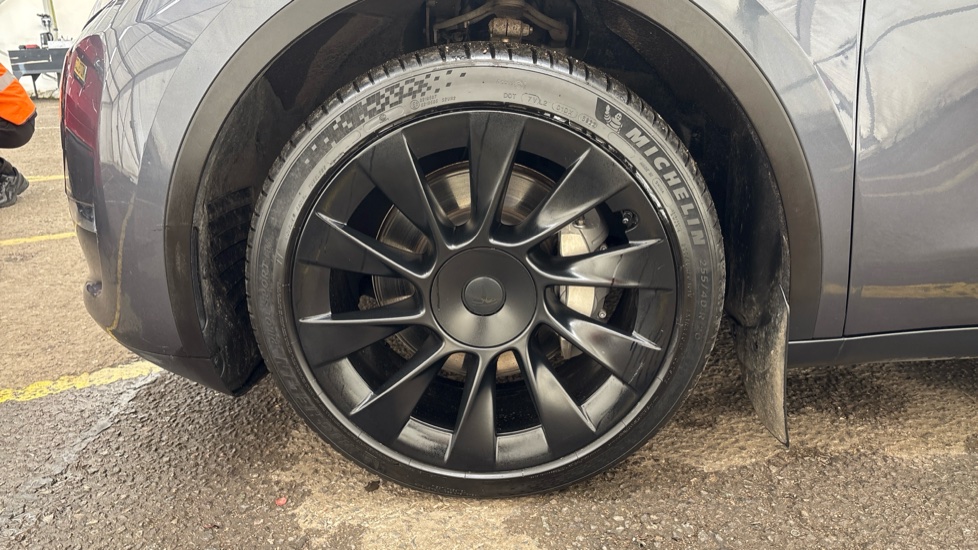 TESLA MODEL Y HATCHBACK Long Range AWD 5dr Auto