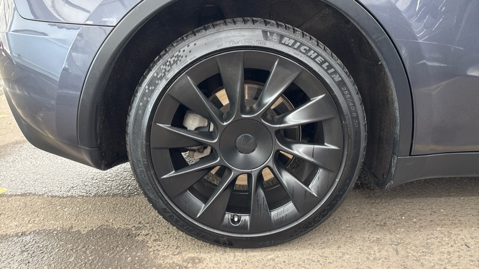 TESLA MODEL Y HATCHBACK Long Range AWD 5dr Auto