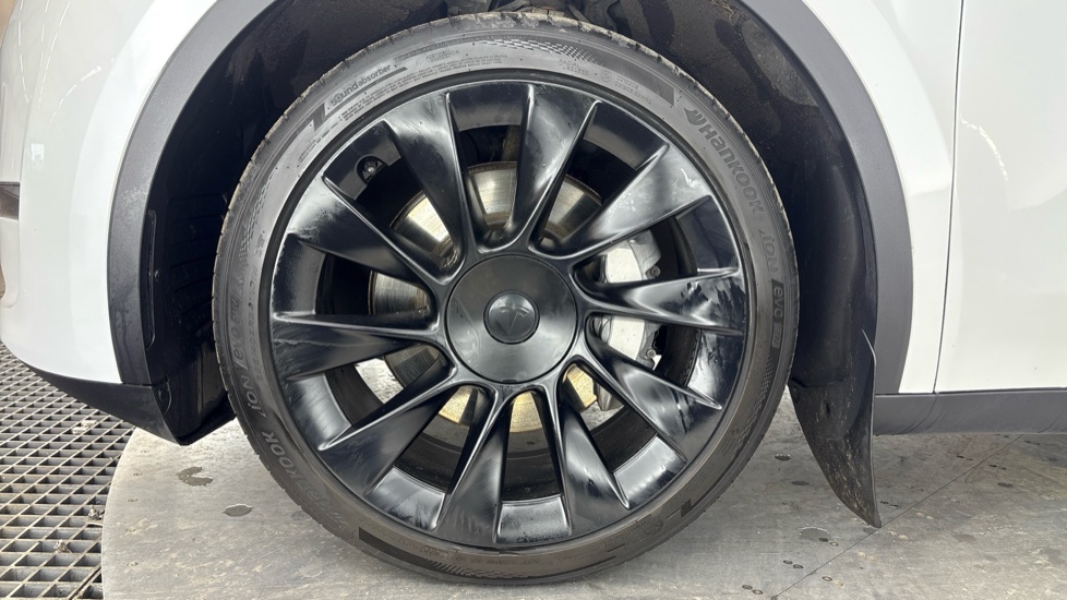 TESLA MODEL Y HATCHBACK Long Range AWD 5dr Auto