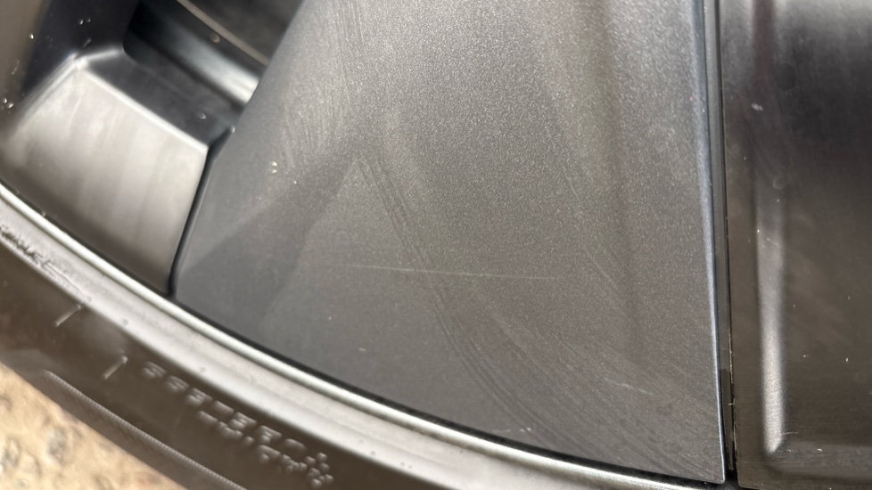 TESLA MODEL Y Scratches