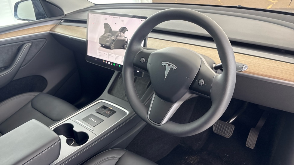 TESLA MODEL Y Image 9