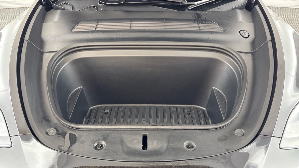 TESLA MODEL Y Image 16