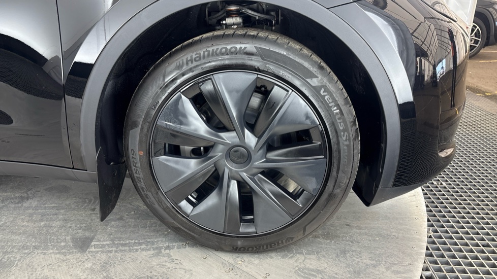 TESLA MODEL Y Image 20
