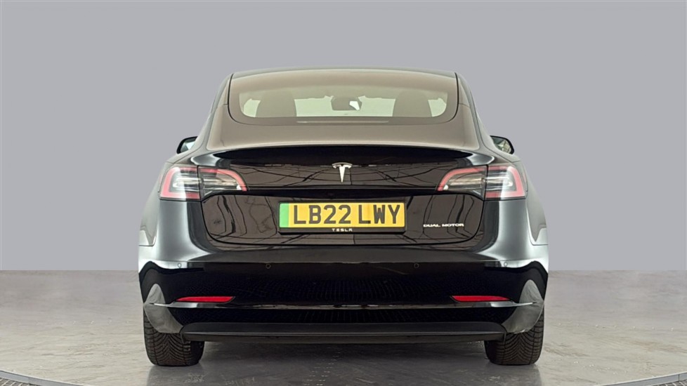 TESLA MODEL 3 Image 4
