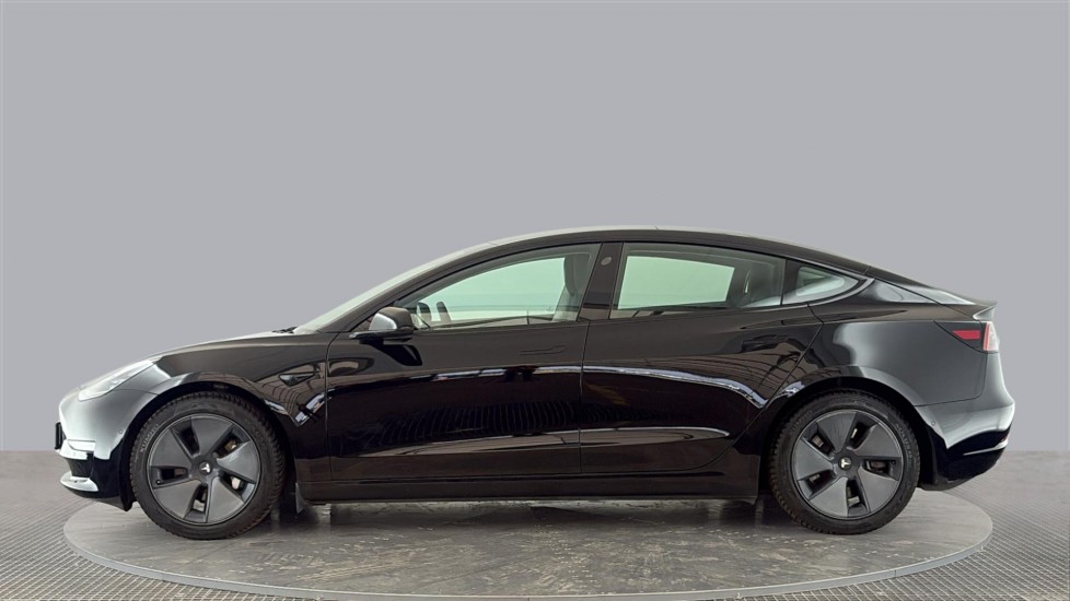 TESLA MODEL 3 Image 2