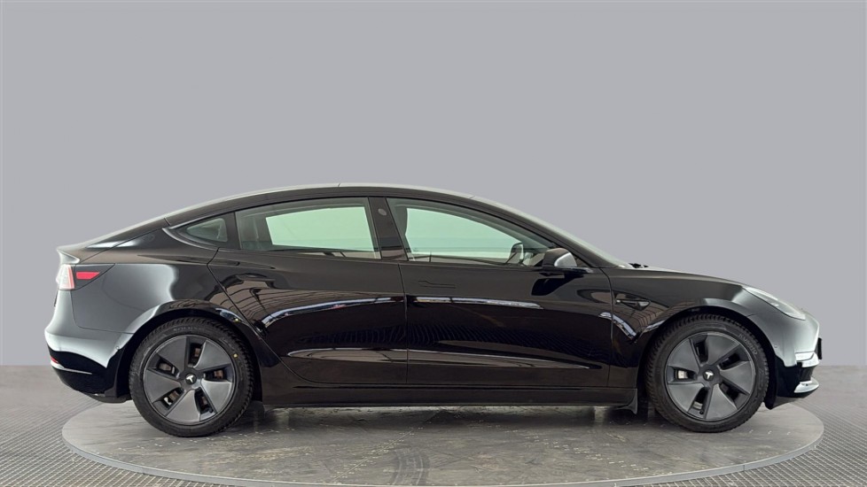 TESLA MODEL 3 Image 6