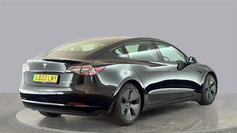 TESLA MODEL 3 Image 5