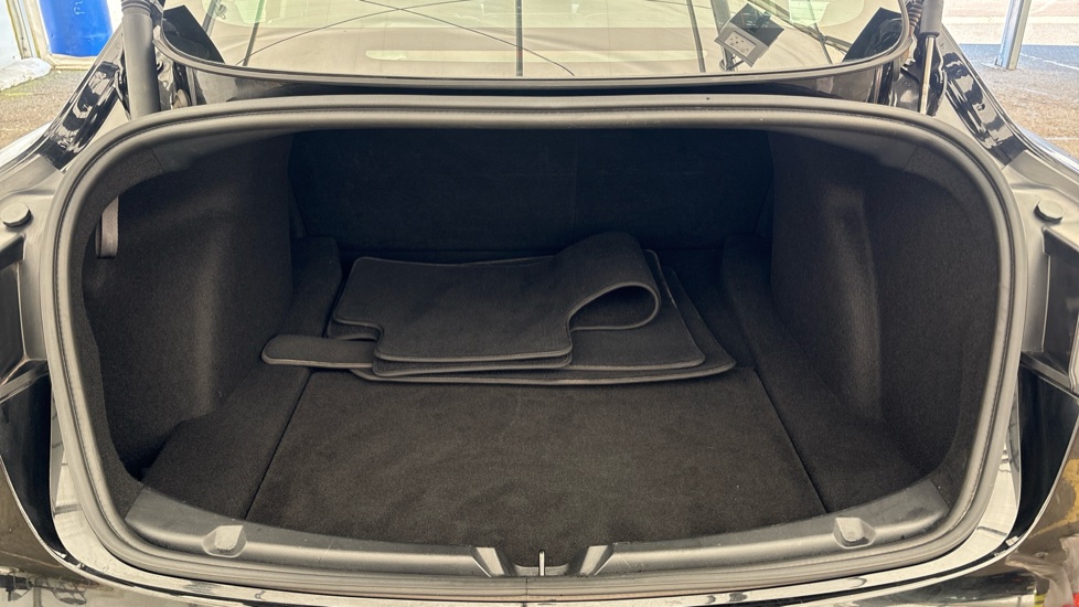 TESLA MODEL 3 Image 15