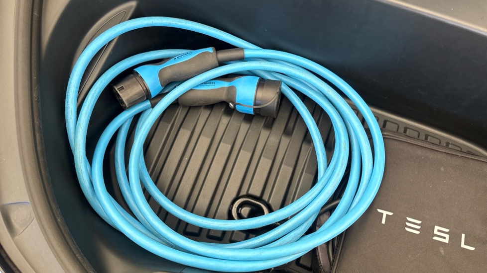 TESLA MODEL 3 Image 22