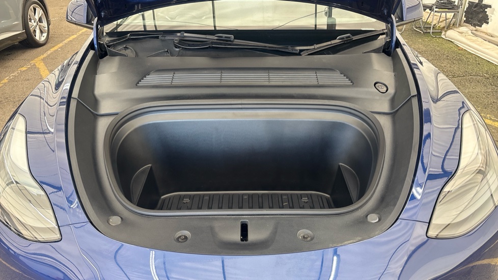 TESLA MODEL Y HATCHBACK Long Range AWD 5dr Auto