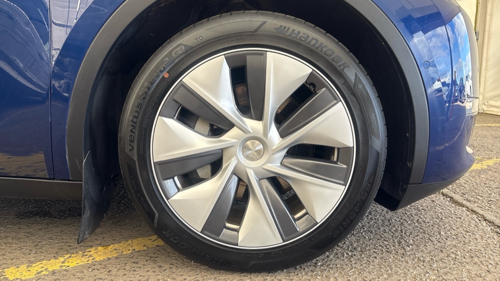 TESLA MODEL Y HATCHBACK Long Range AWD 5dr Auto