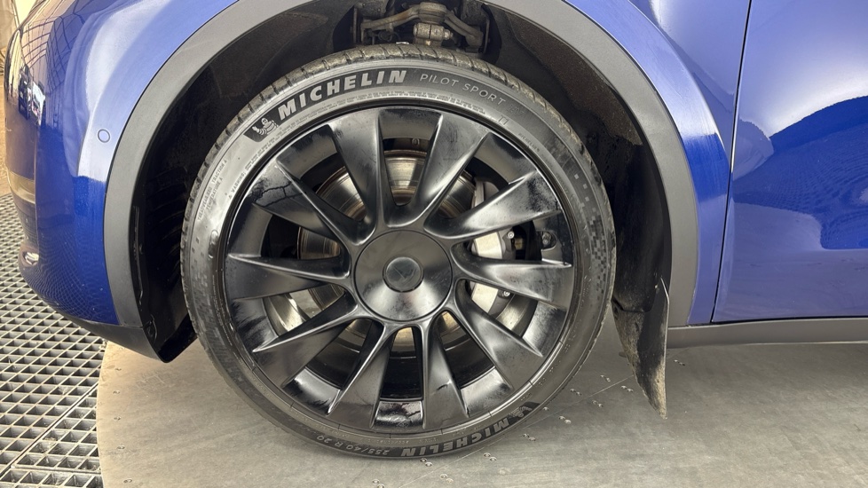 TESLA MODEL Y HATCHBACK Long Range AWD 5dr Auto