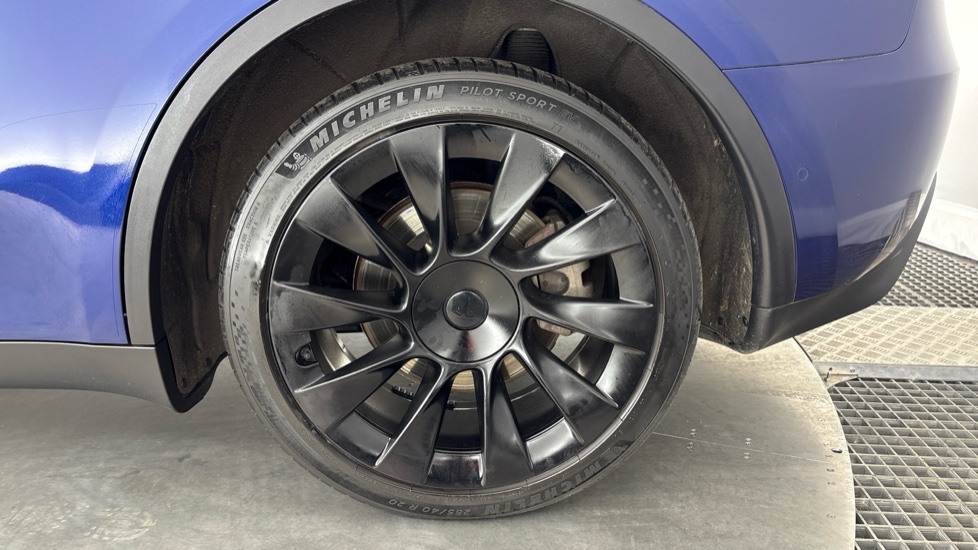 TESLA MODEL Y HATCHBACK Long Range AWD 5dr Auto