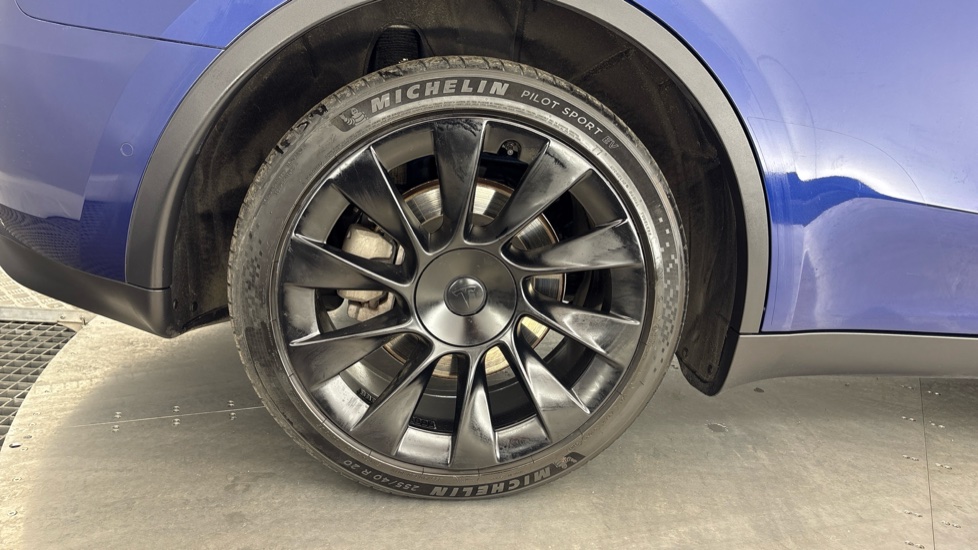 TESLA MODEL Y HATCHBACK Long Range AWD 5dr Auto