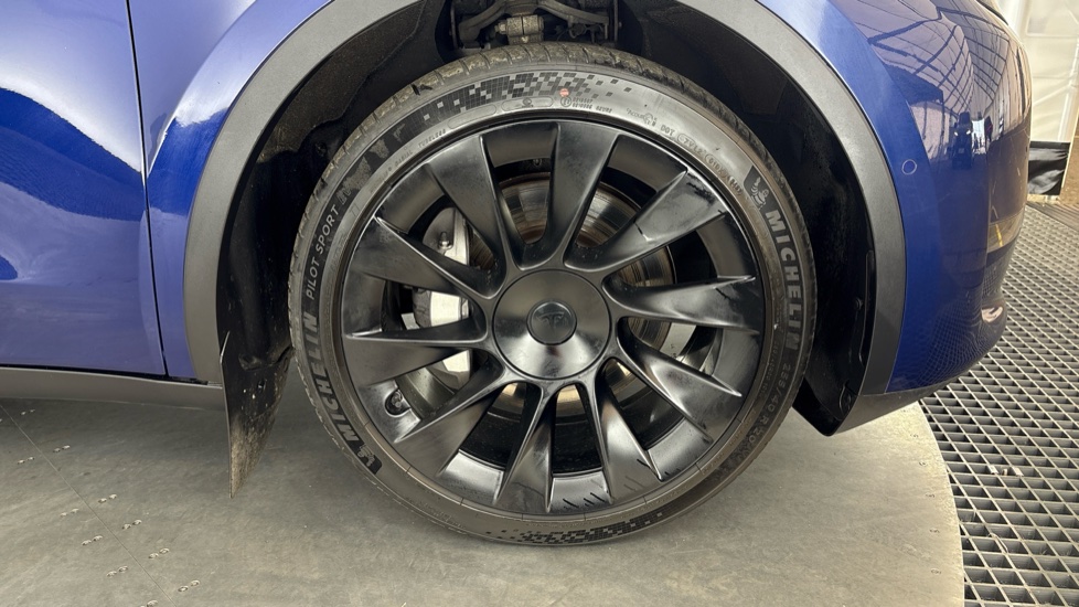 TESLA MODEL Y HATCHBACK Long Range AWD 5dr Auto