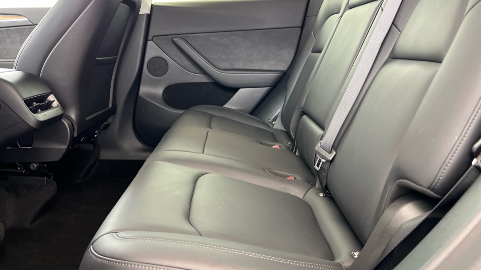 TESLA MODEL Y Image 14