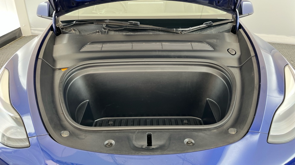 TESLA MODEL Y Image 16