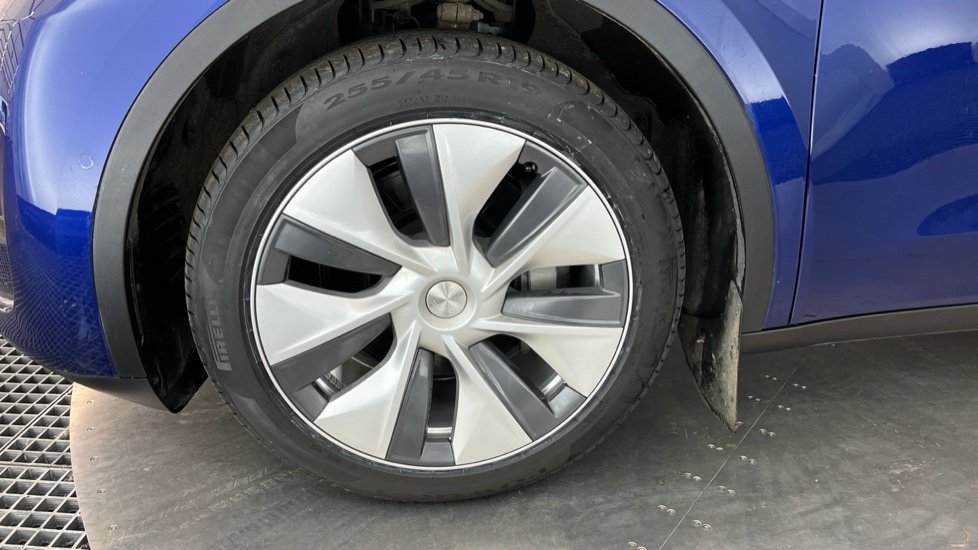 TESLA MODEL Y Image 17