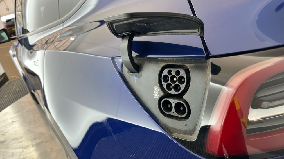 TESLA MODEL Y Image 21