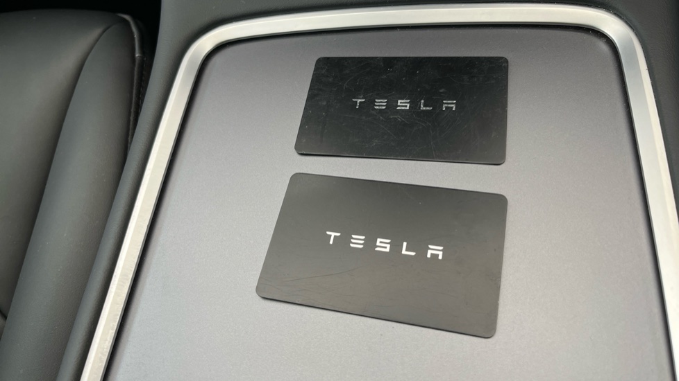 TESLA MODEL Y two keys