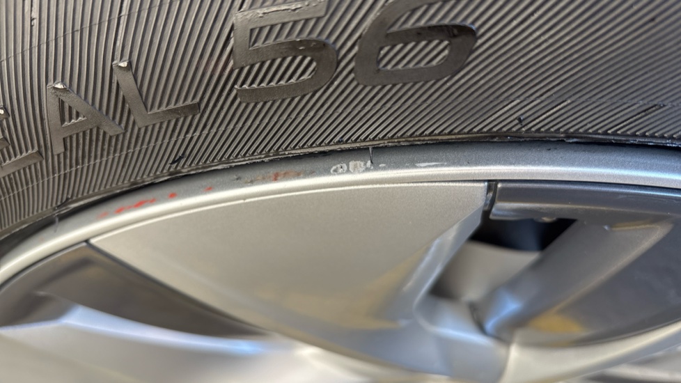 TESLA MODEL Y Scuff