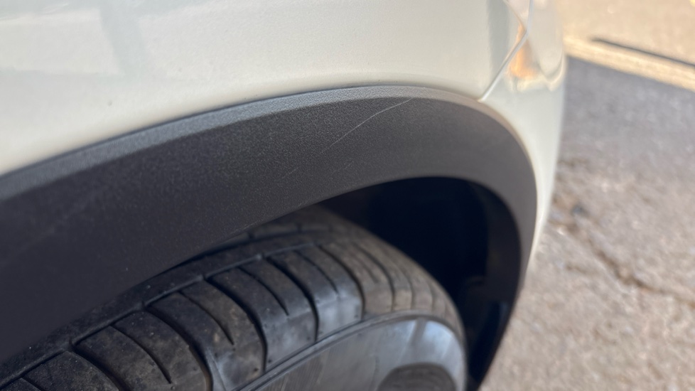 TESLA MODEL Y Scratches