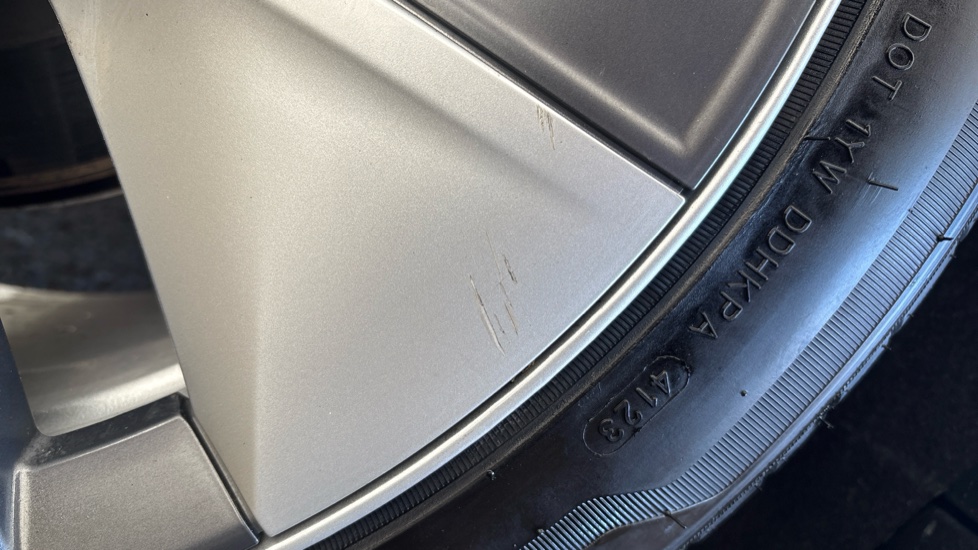 TESLA MODEL Y Scratches