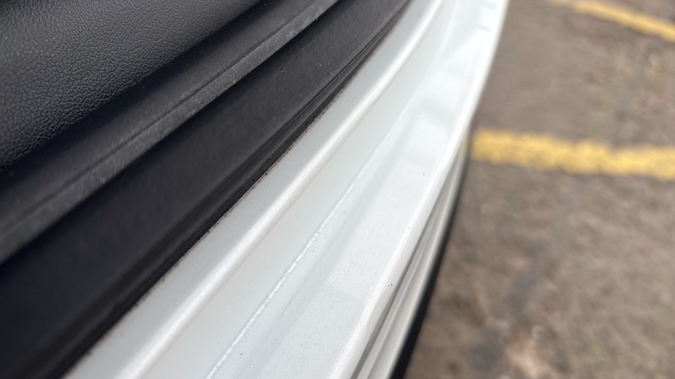 TESLA MODEL Y Dent and scratches