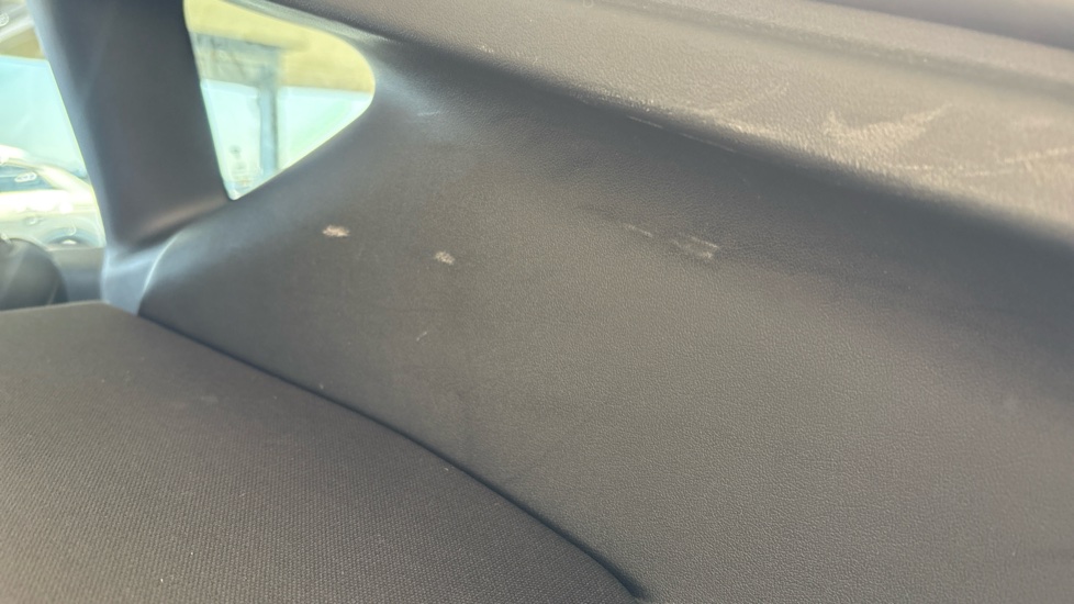 TESLA MODEL Y Scuff and scratches