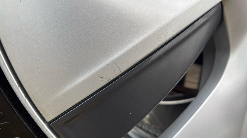 TESLA MODEL Y Scratches