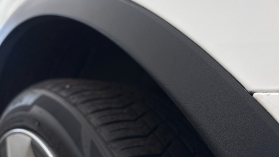 TESLA MODEL Y Scratches