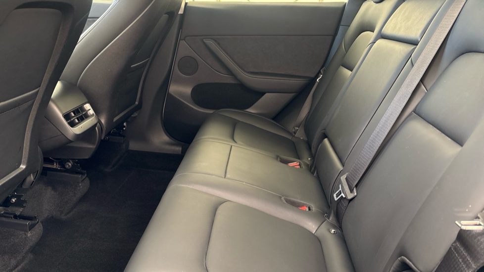 TESLA MODEL Y Image 14